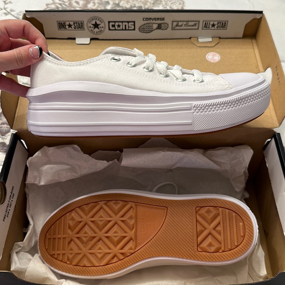 NWT Converse Chuck Platform